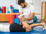 Kompleksowe podejście do rehabilitacji po naciągnięciu mięśnia – skuteczne metody powrotu do sprawności